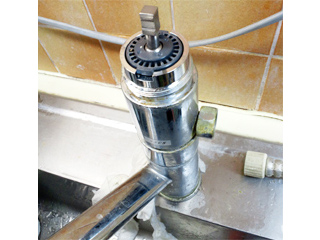 シングルレバー水栓バルブ交換￥8,640